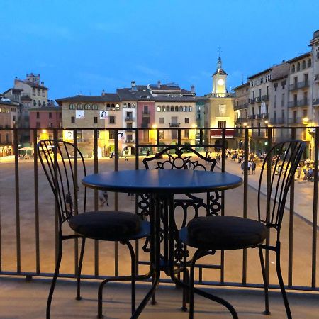 Apartaments Vicus 3 Con Vistas A La Plaza Mayor De Vic Exteriör bild