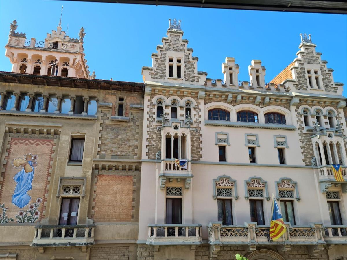 Apartaments Vicus 3 Con Vistas A La Plaza Mayor De Vic Exteriör bild