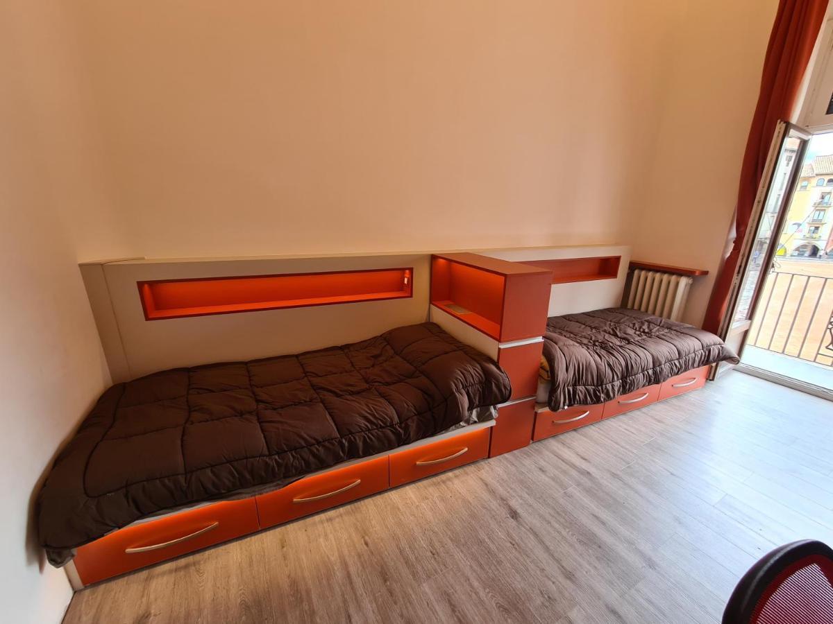 Apartaments Vicus 3 Con Vistas A La Plaza Mayor De Vic Exteriör bild