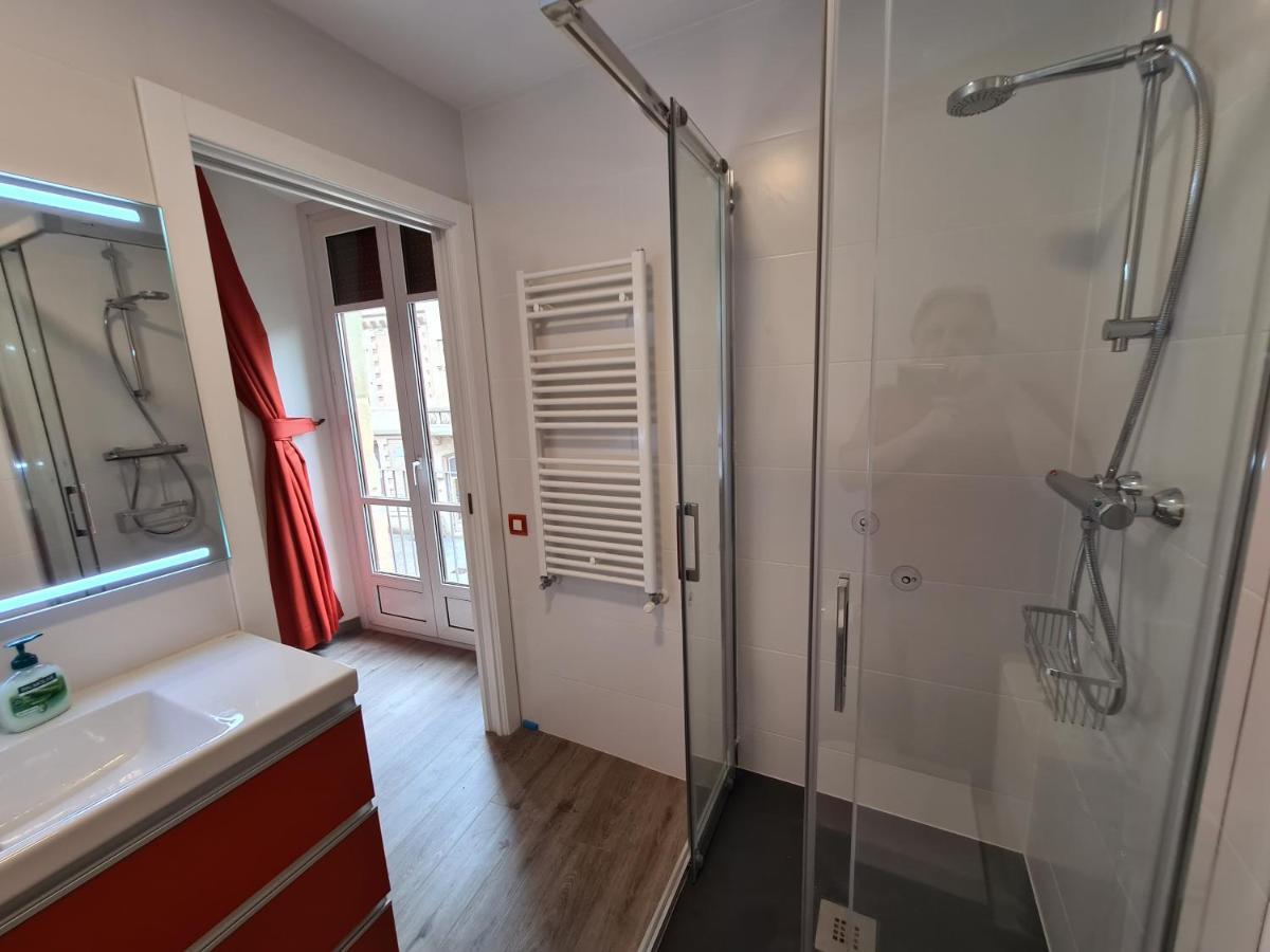 Apartaments Vicus 3 Con Vistas A La Plaza Mayor De Vic Exteriör bild